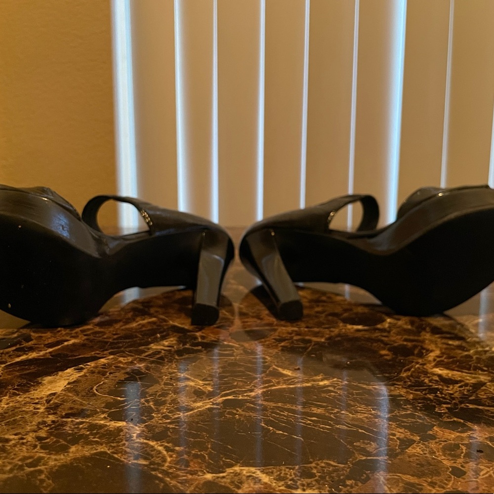 Michael Kors patent leather platform heels.Sturdy and comfortable. - Picture 4 of 5
